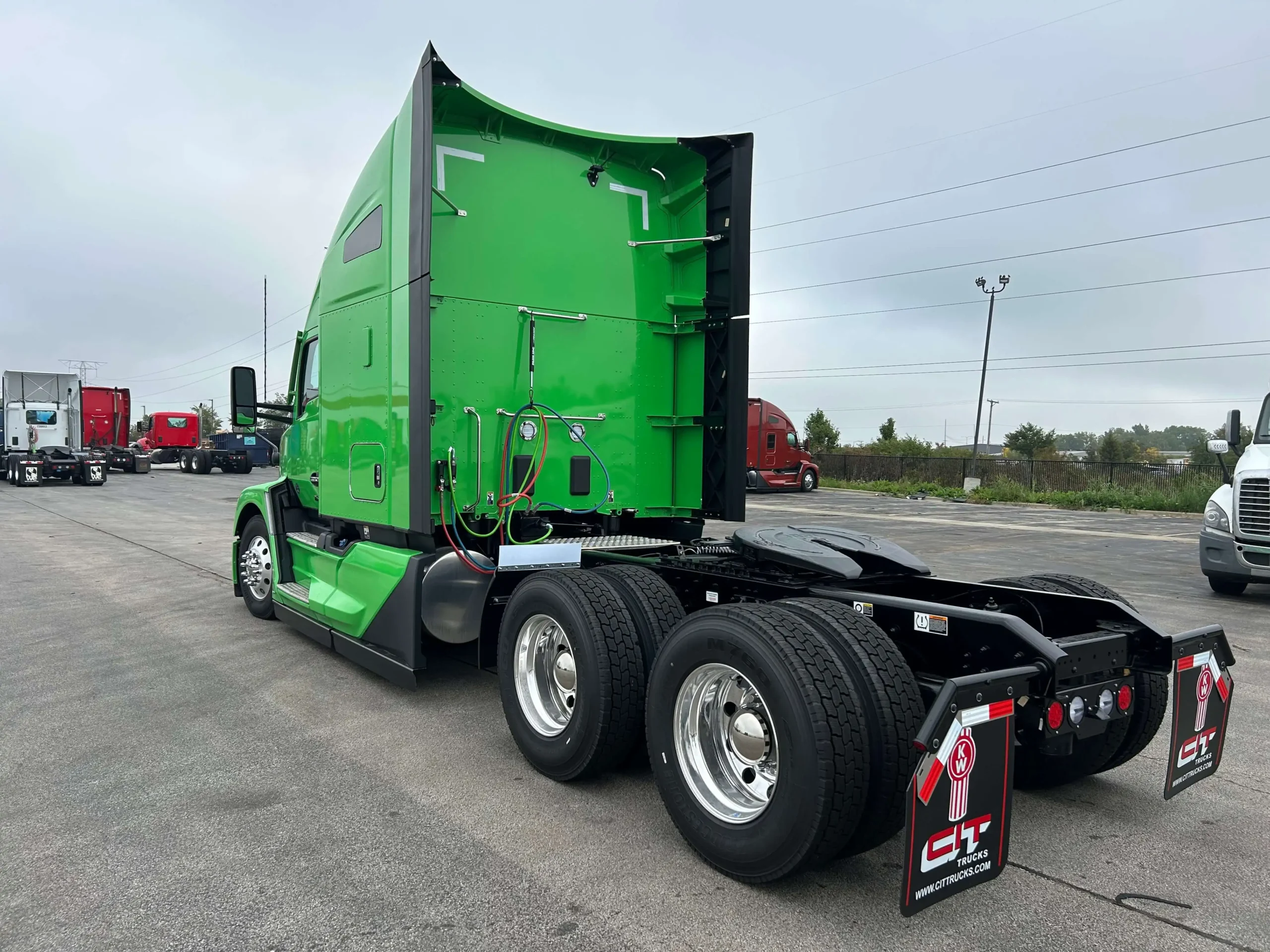 Semi tractor cab